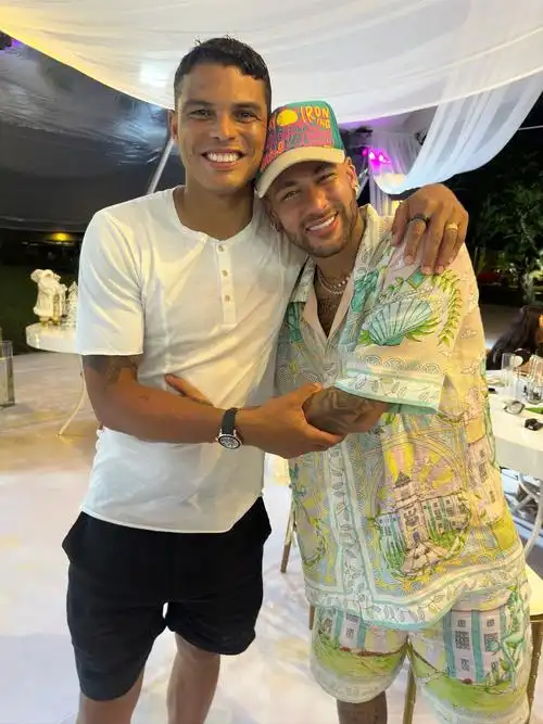 在禁区冷静 在禁区冷静